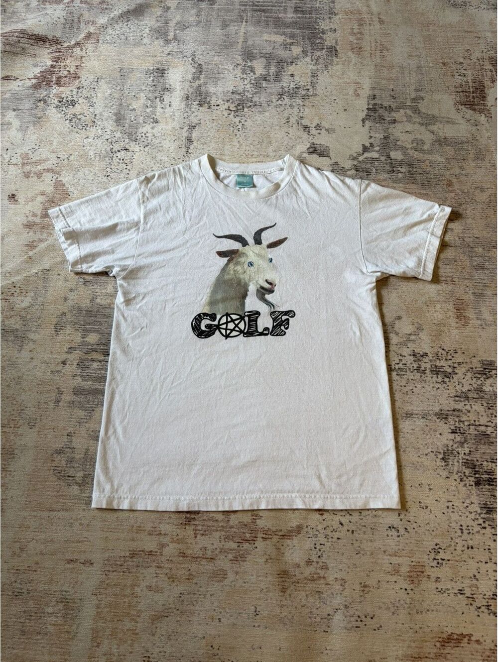 Golf goat tee
